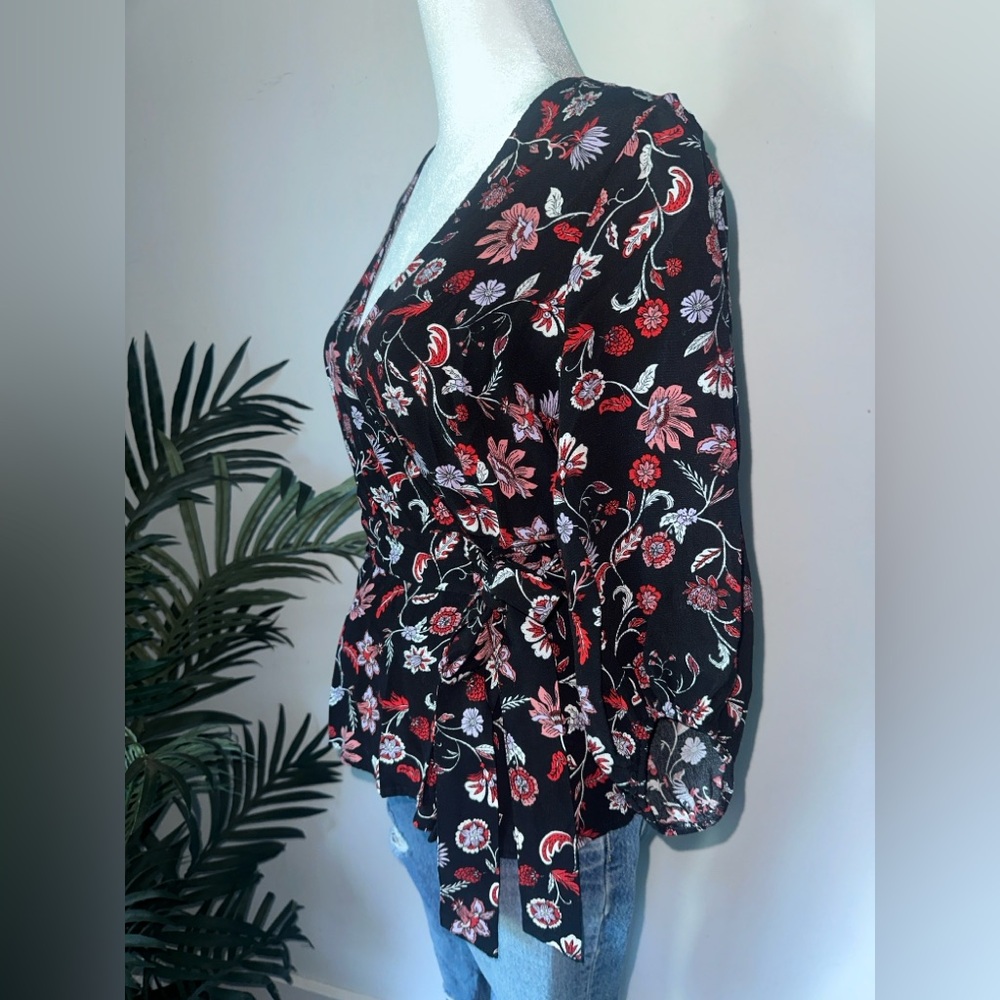 Banana Republic Women’s Black and Red Floral Printed Wrap Top size XS - Picture 2 of 7